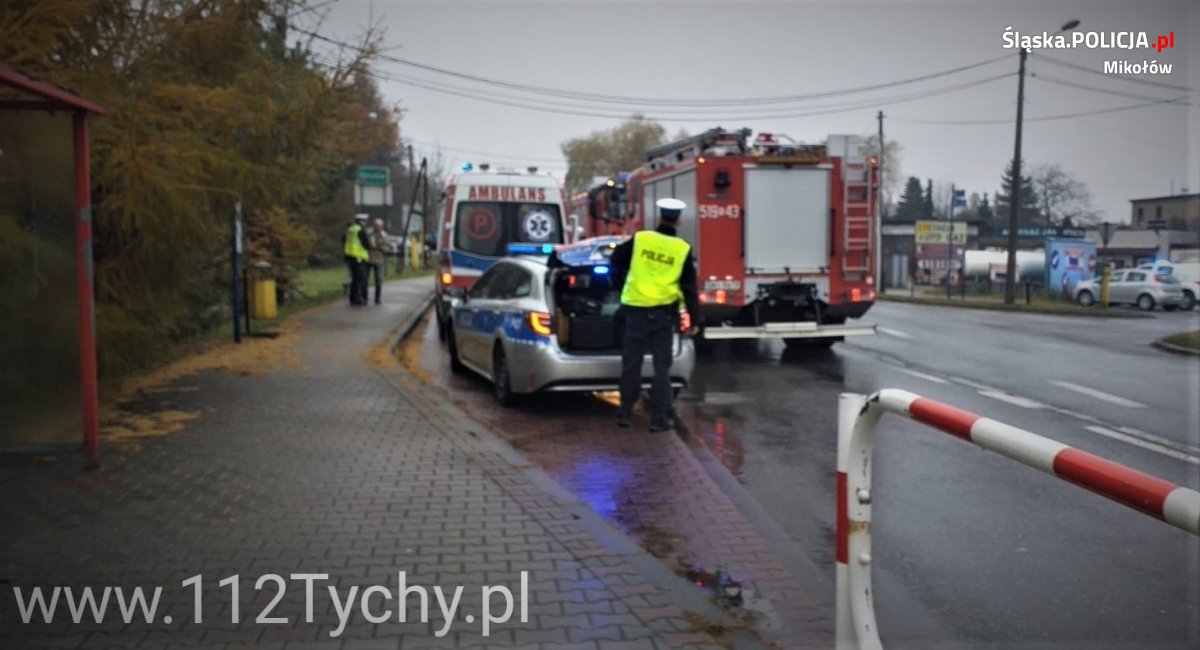 Wypadek na ul. Gliwickiej. 62-letnia kierująca w szpitalu