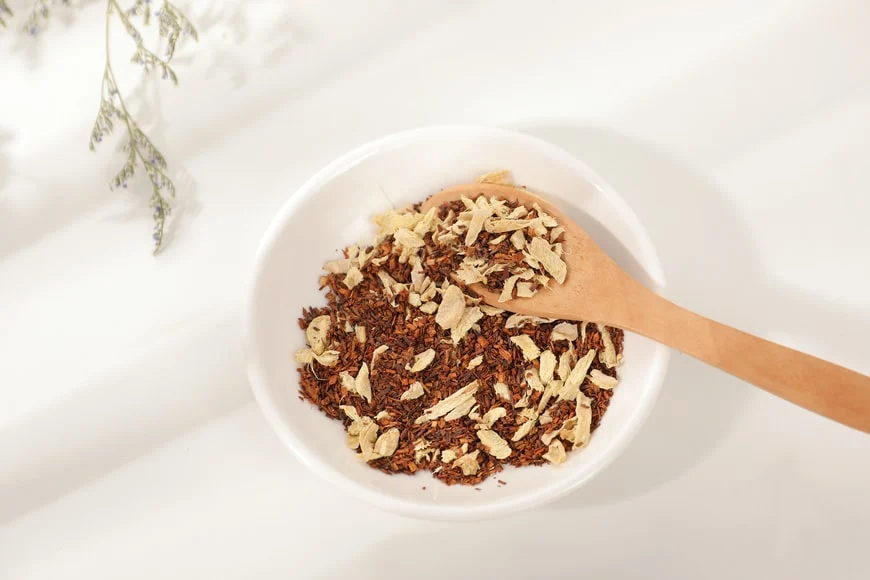 Herbata rooibos – dlaczego stała się tak popularna?