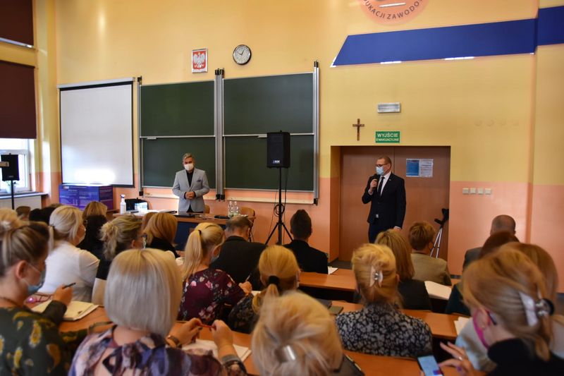 Milion na dodatek motywacyjny dla nauczycieli