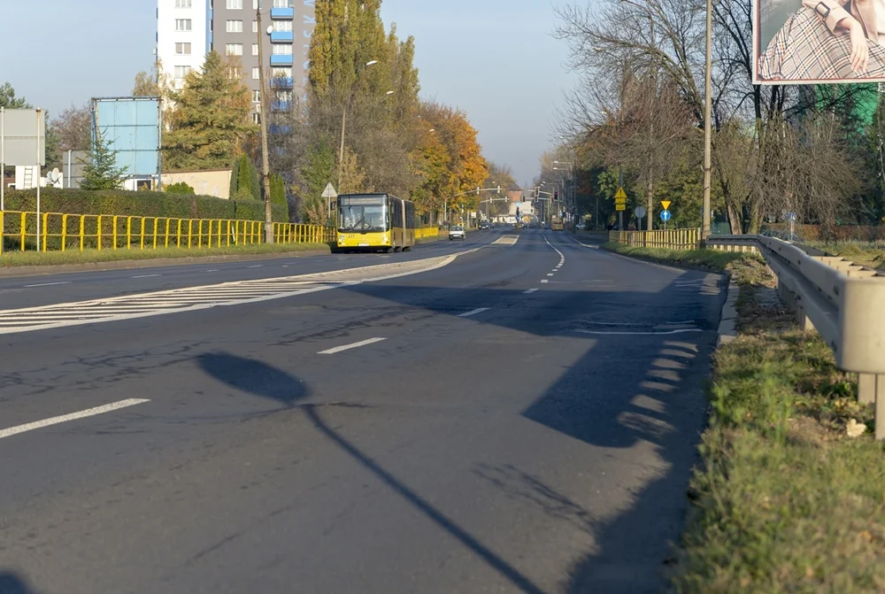 Nawierzchnia wiaduktu przy ul. Chorzowskiej do przebudowy. 2 listopada ruszą prace