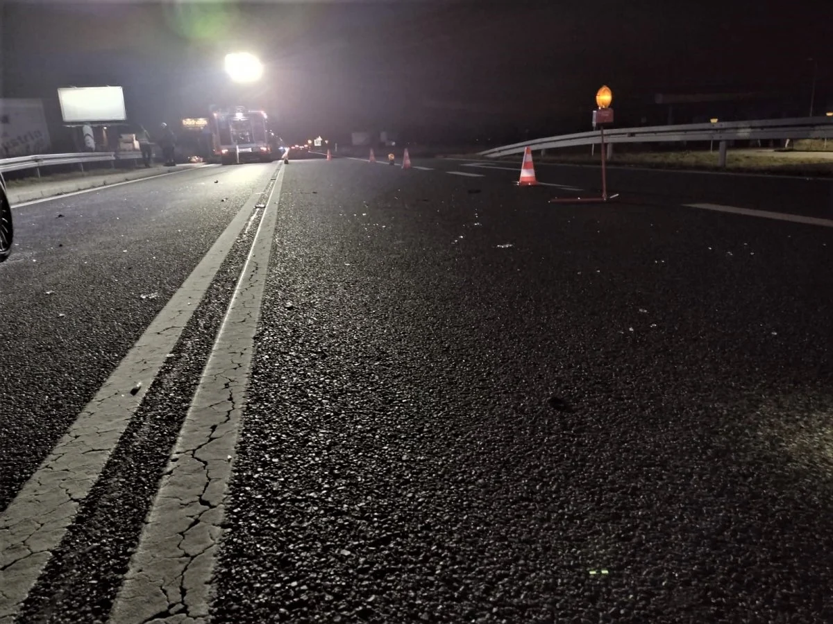 Potrącenie pieszego na DK 44. 32-latek z Rudy Śląskiej trafił do szpitala