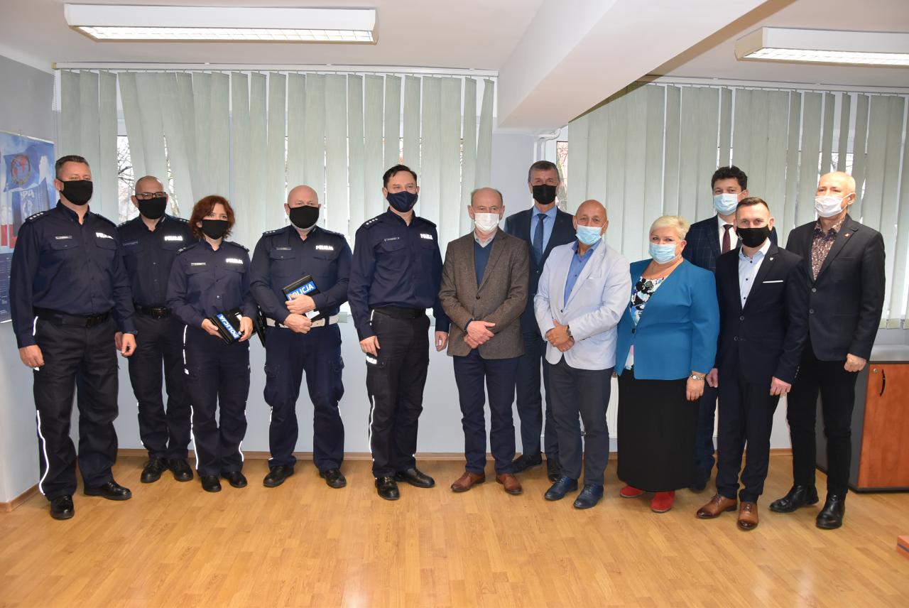 Trzy nowe radiowozy dołączyły do floty Komendy Powiatowej Policji w Mikołowie 4