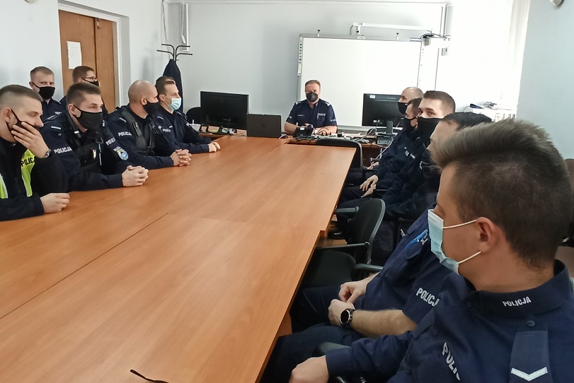 Młodzi policjanci spotkali się z komendantem