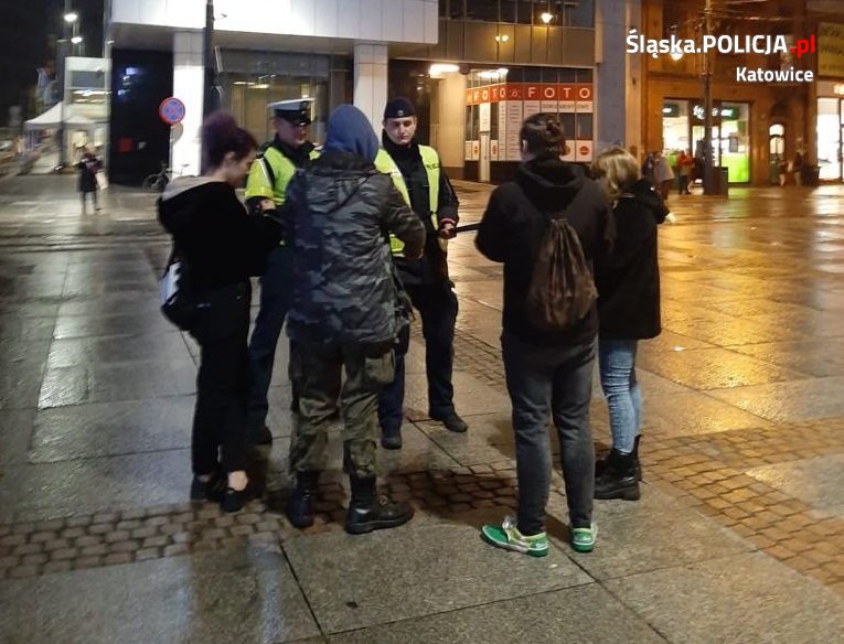 "Błyśnij dla życia". Katowicka drogówka przeprowadziła działania