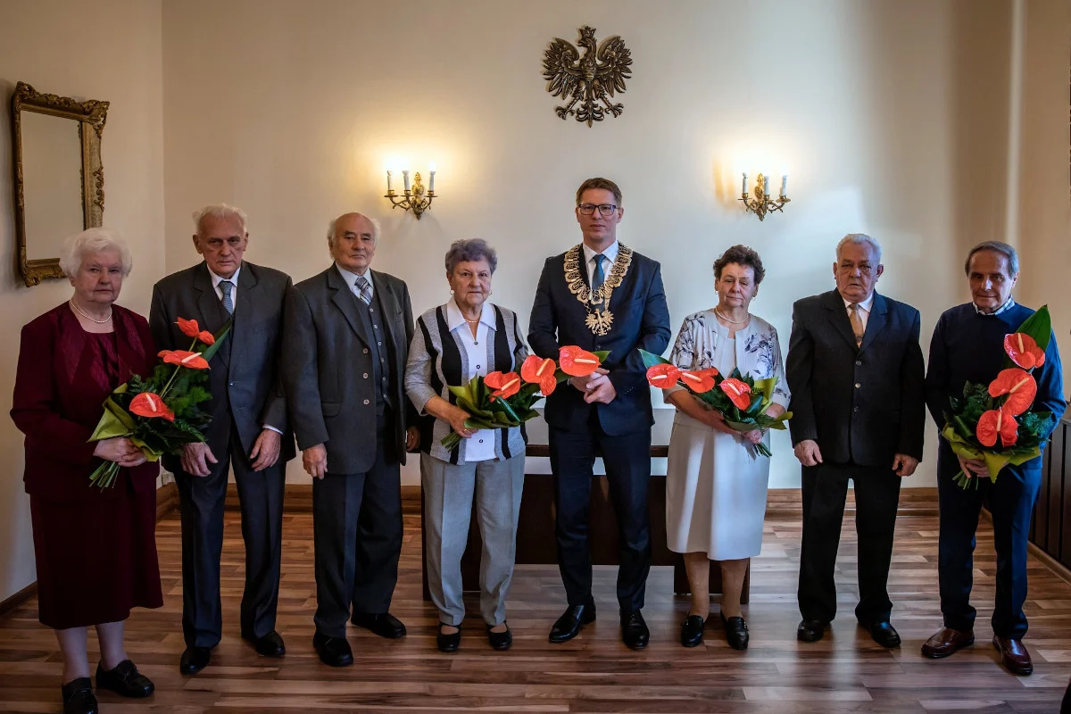 Dyplomy i medale za Długoletnie Pożycie Małżeńskie