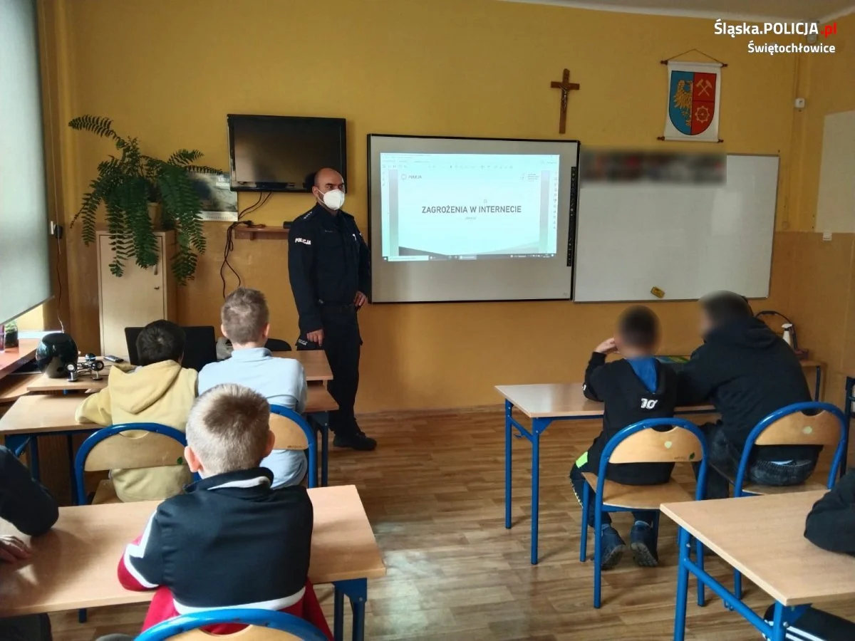 O zagrożeniach w internecie podczas spotkania z szóstoklasisiami