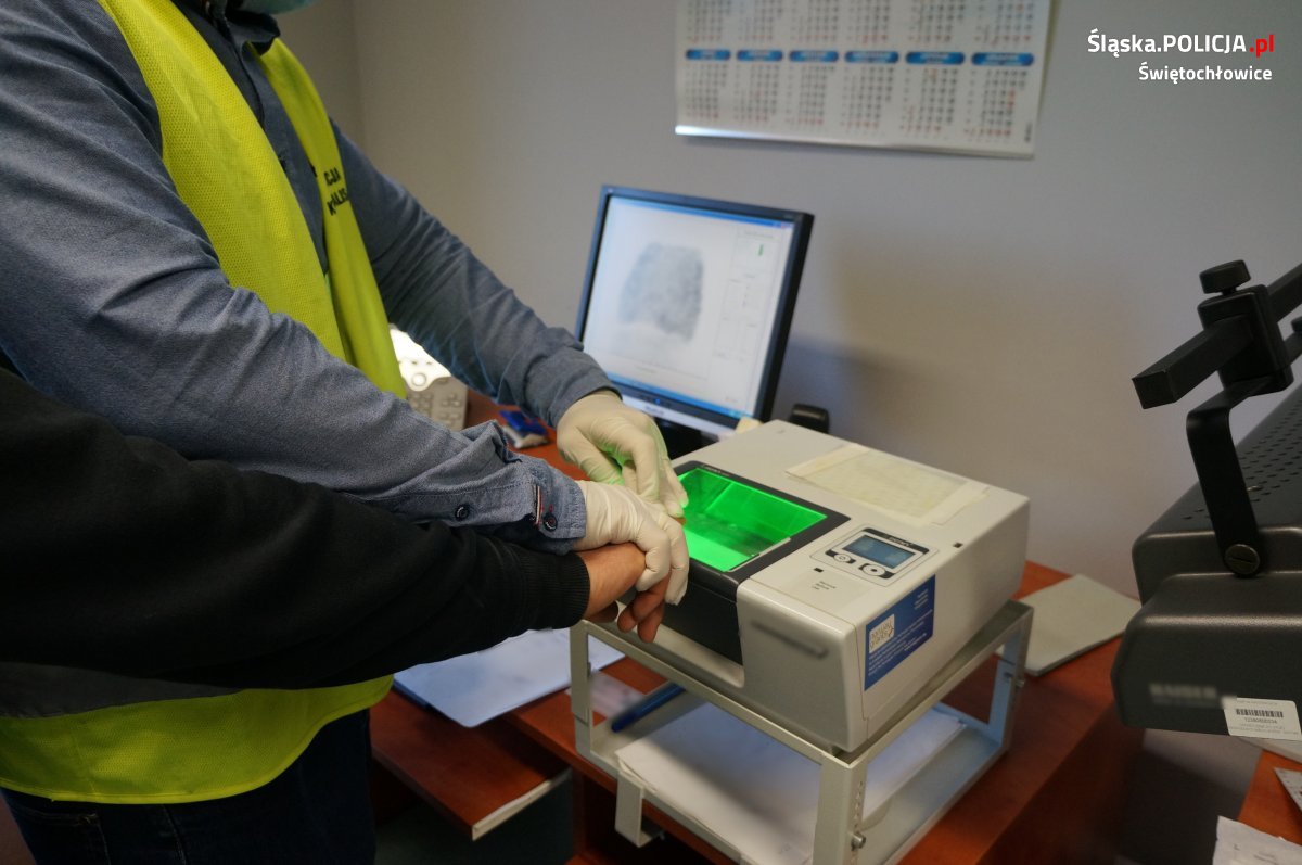 Kierowca z narkotykami w skarpecie i prawdopodobnie pod ich wpływem