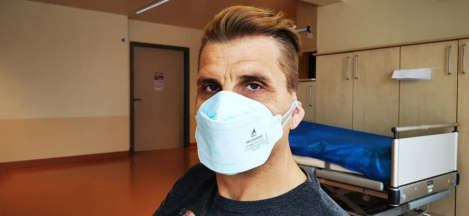 Kraska: RARS przekazała szpitalom m.in.7 tys. respiratorów i 25 tomografów komputerowych