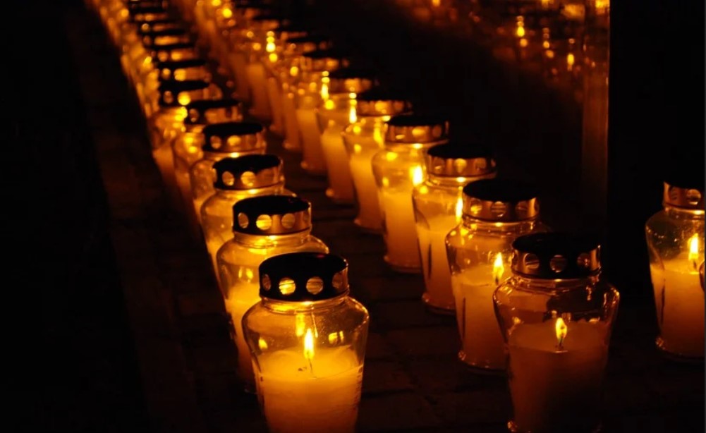 Ich pożegnaliśmy w 2021 roku. Miasto przypomniało o znanych mieszkańcach, którzy odeszli