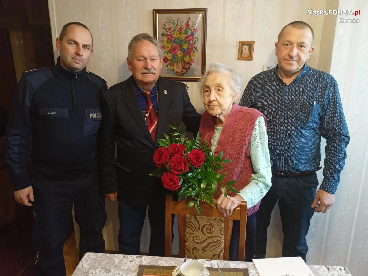 Życzenia urodzinowe dla emerytowanej policjantki!