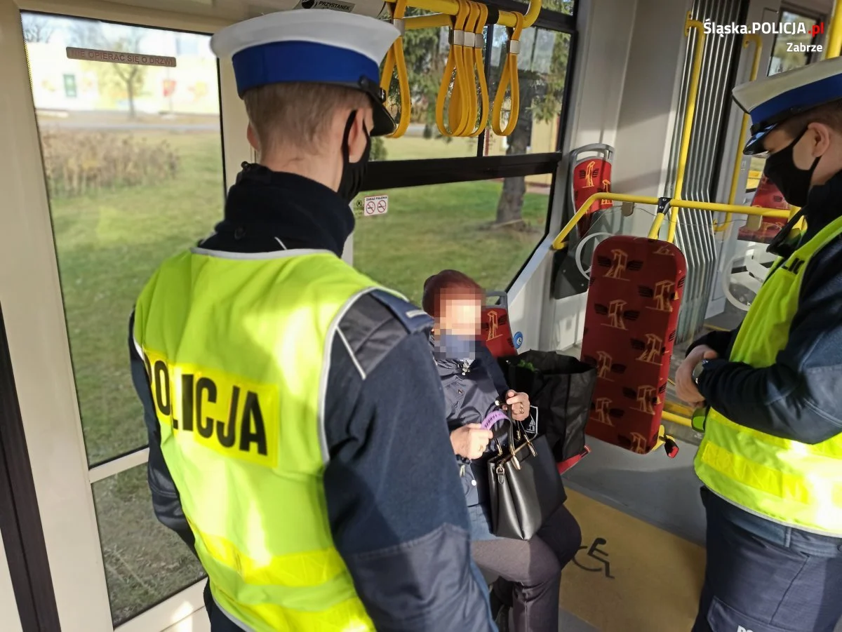 Policja kontrolowała noszenie maseczek w tramwajach