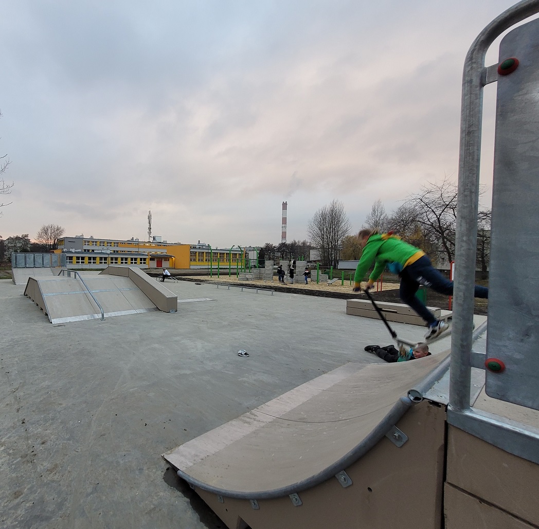 [Foto] W Zabrzu otwarto nowy skatepark, siłownię zewnętrzną i flowpark