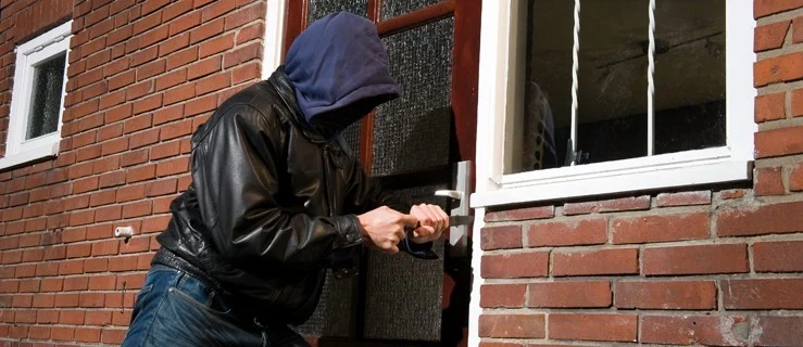 Nie daj się okraść przed świętami! Ochroń swój dobytek przed złodziejami