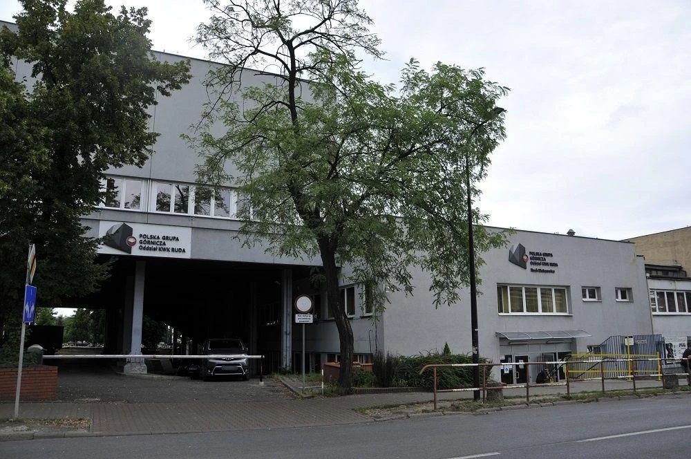 Wstrząs w kopalni Bielszowice. Ratownicy znaleźli drugiego górnika. Bez oznak życia