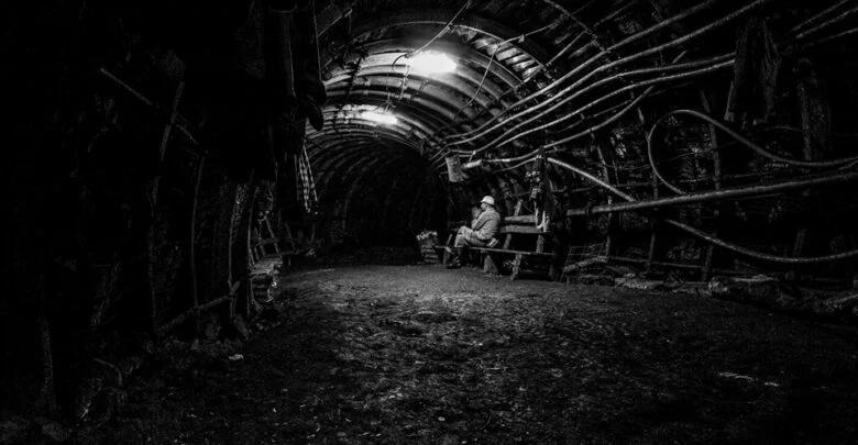 Kopalnia Bielszowice: 42-letni górnik nadal znajduje się w zawalonym chodniku