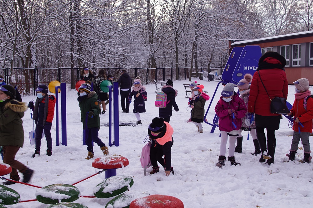 Otwarcie Podwórka Nivea w SP22 50