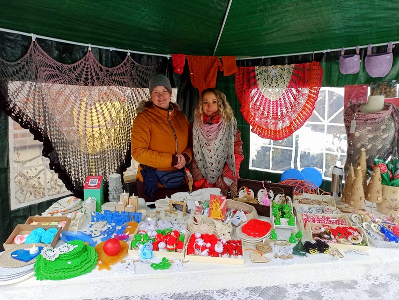 III Jarmark Bożonarodzeniowy przy kościele pw. Matki Bożej Różańcowej [ZDJĘCIA]