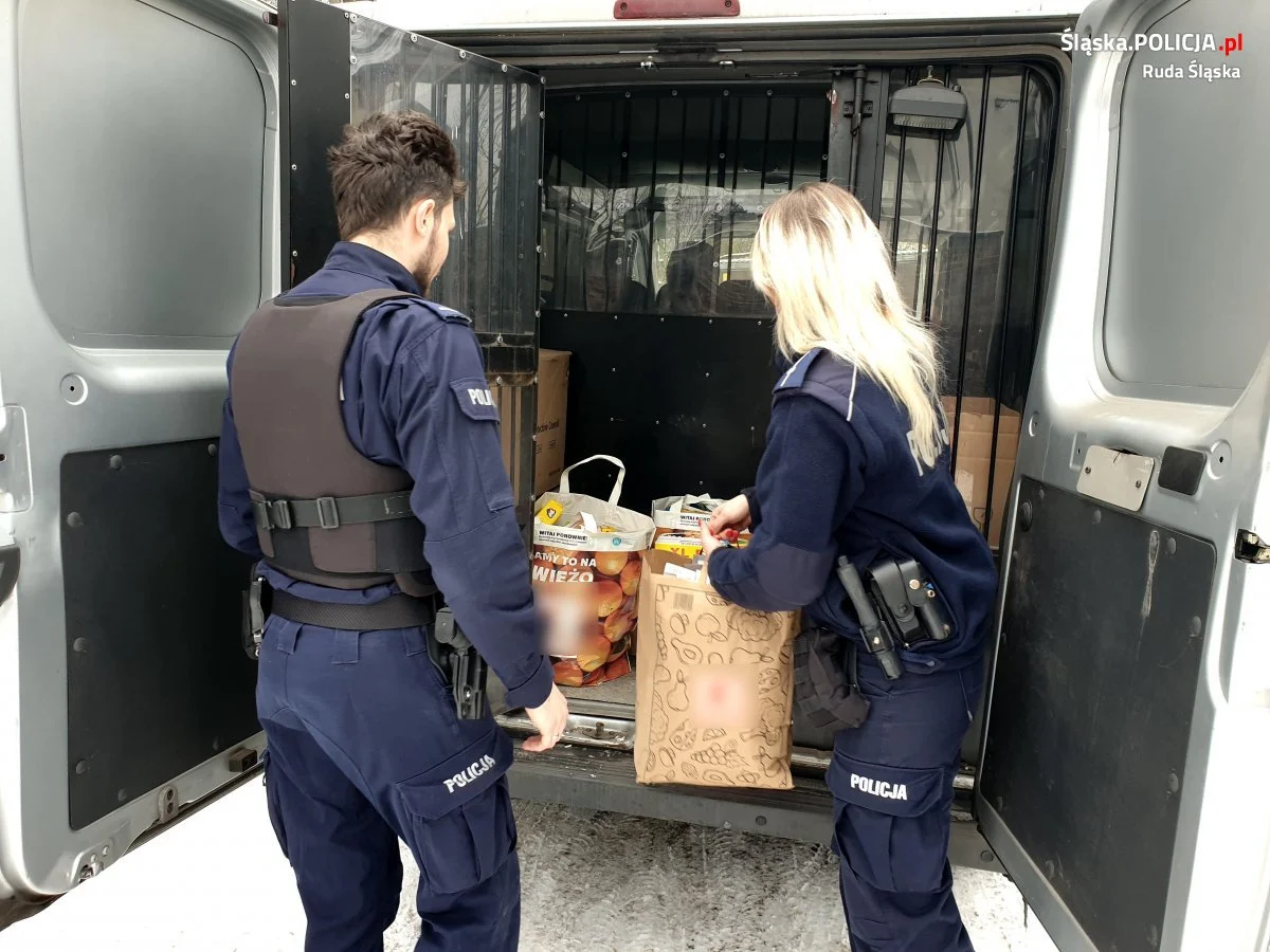 Policjanci z Rudy Śląskiej wsparli trzy rodzinne domy dziecka!
