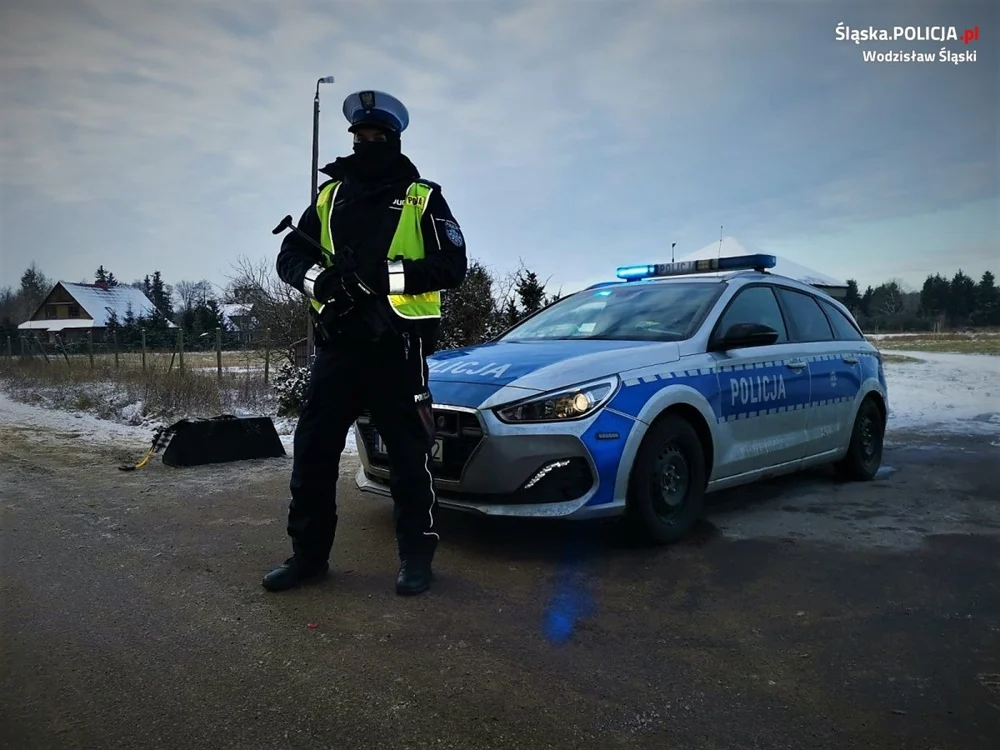 Wodzisławscy policjanci pomagają na granicy z Białorusią
