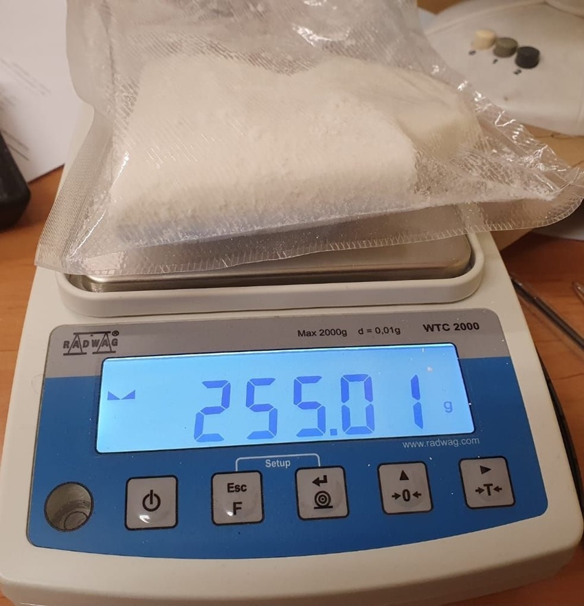 Przejęli prawie 2700 działek amfetaminy