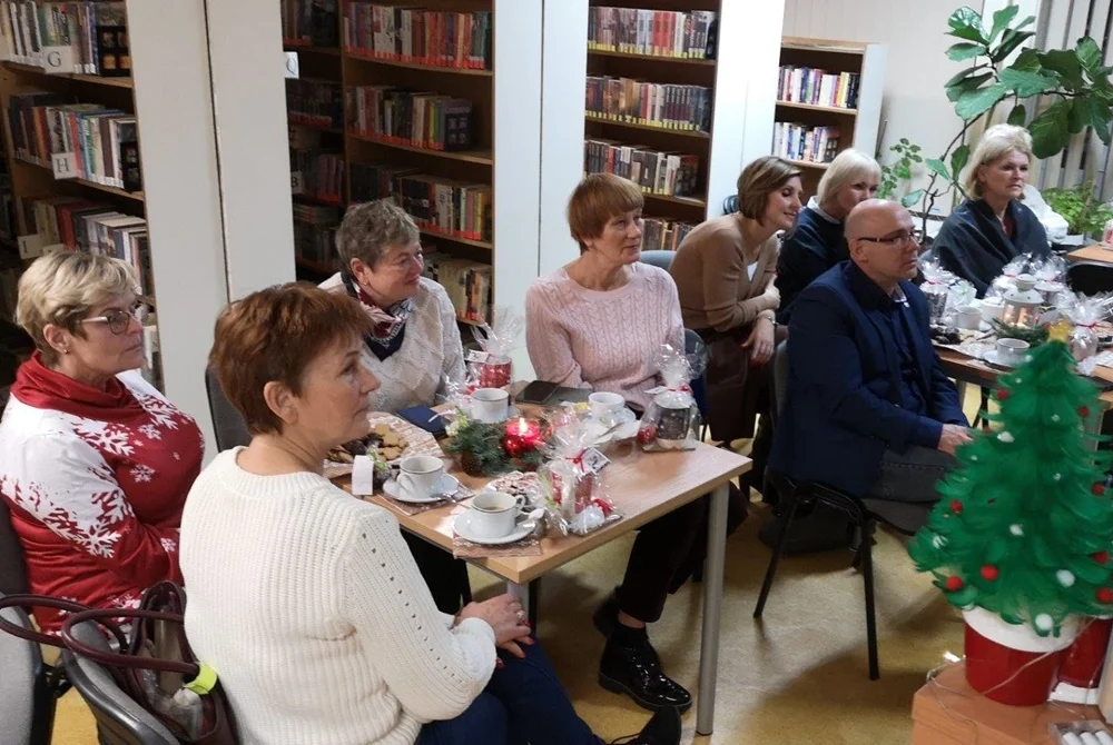 "Święta z książką" - kolejne spotkanie Klubu Zaczytanego Seniora