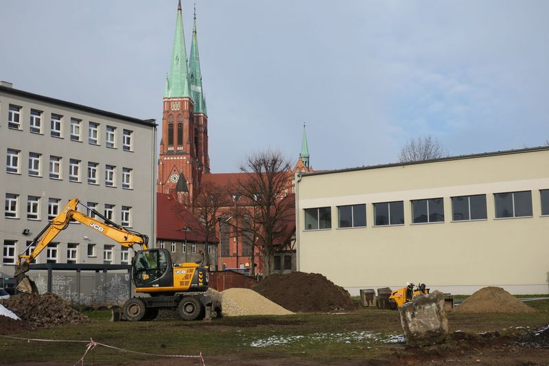 Przy Tyglu powstają boiska
