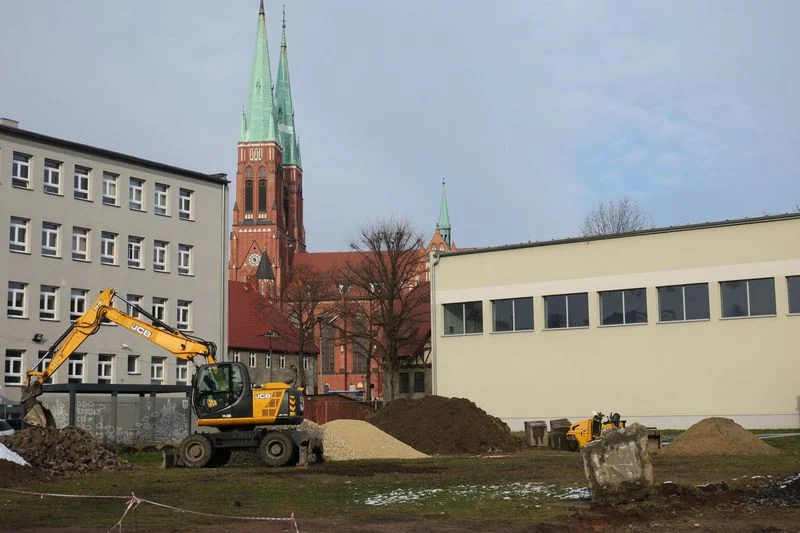Przy Tyglu powstają boiska