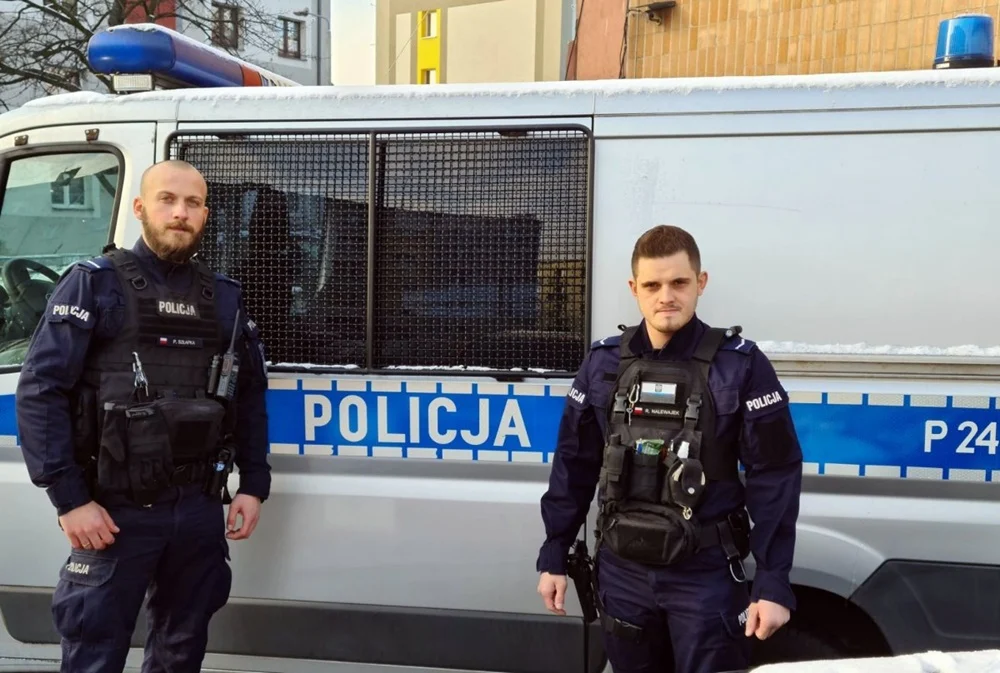 Z narażeniem zdrowia uratowali mężczyznę z pożaru