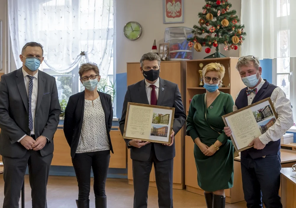 BO Bytom: Rozpocznie się oczyszczanie elewacji zabytkowego gmachu szkoły