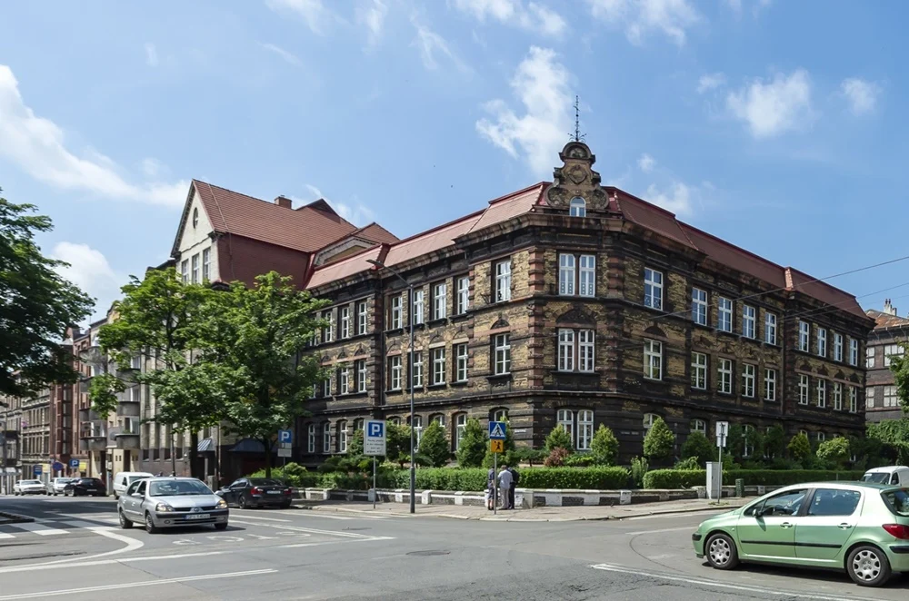 BO Bytom: Rozpocznie się oczyszczanie elewacji zabytkowego gmachu szkoły