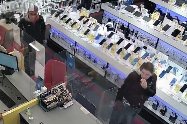 Płacili kradzioną kartą. Rozpoznajesz ich?