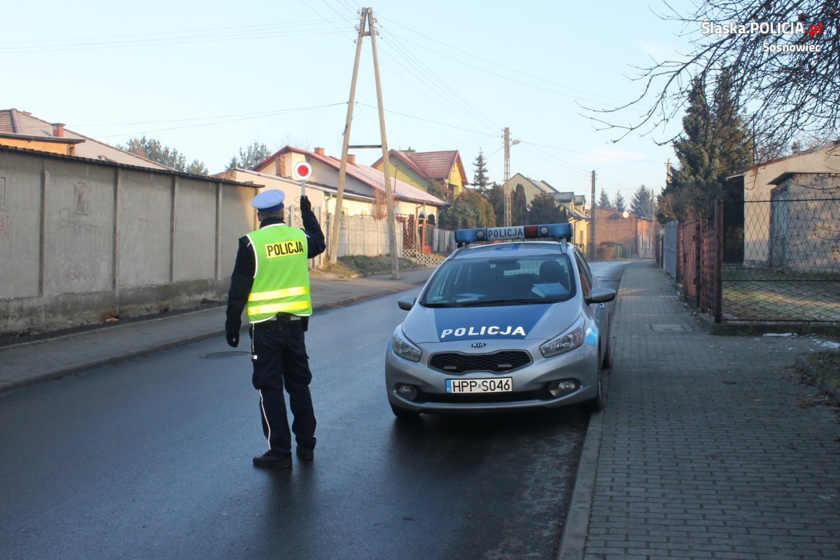 Kierował samochodem mimo zakazu. Podczas kontroli zaproponował policjantom łapówkę