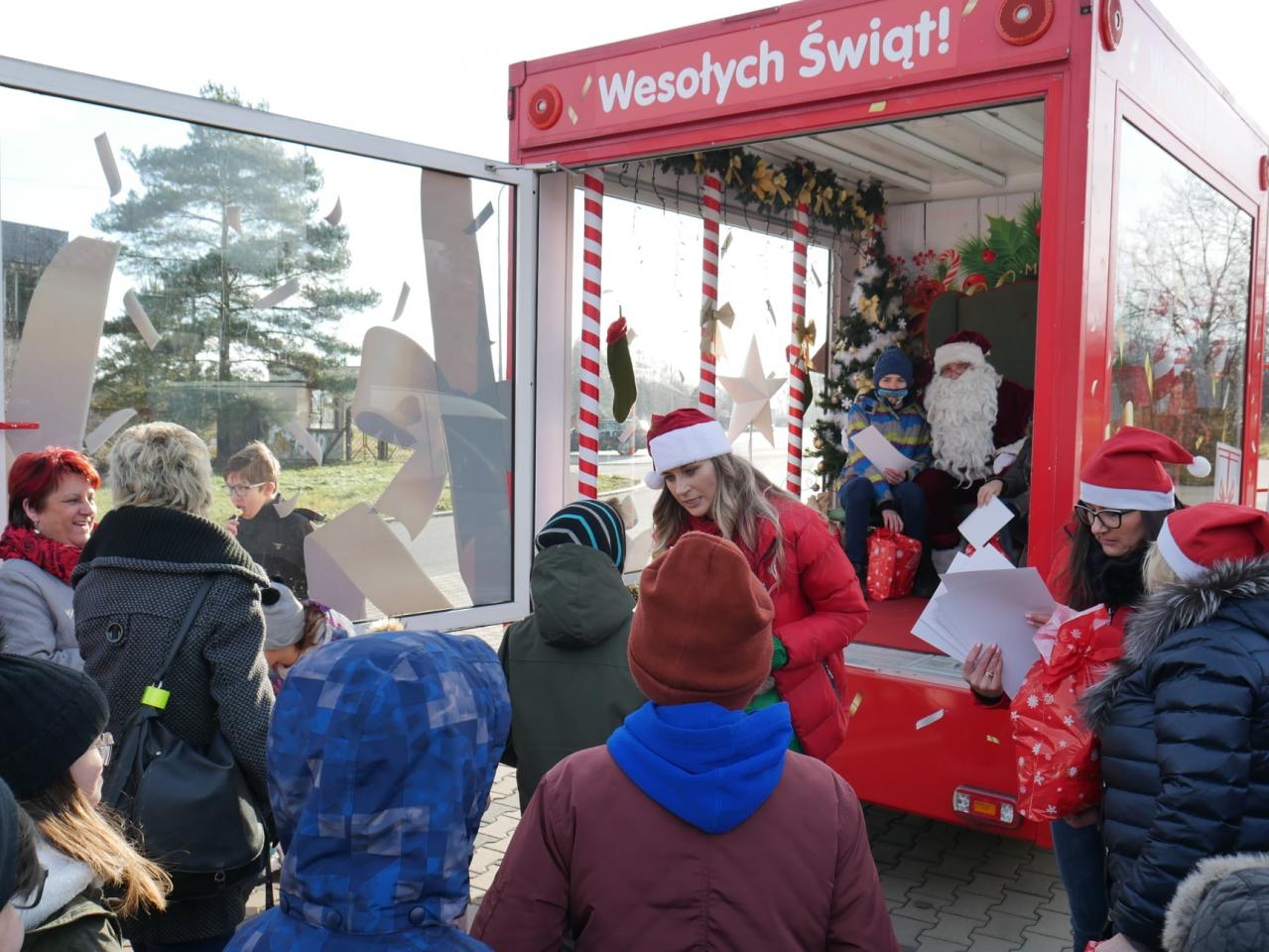 Mikołaj odwiedził blisko 1000 dzieci z rodzin zastępczych 7