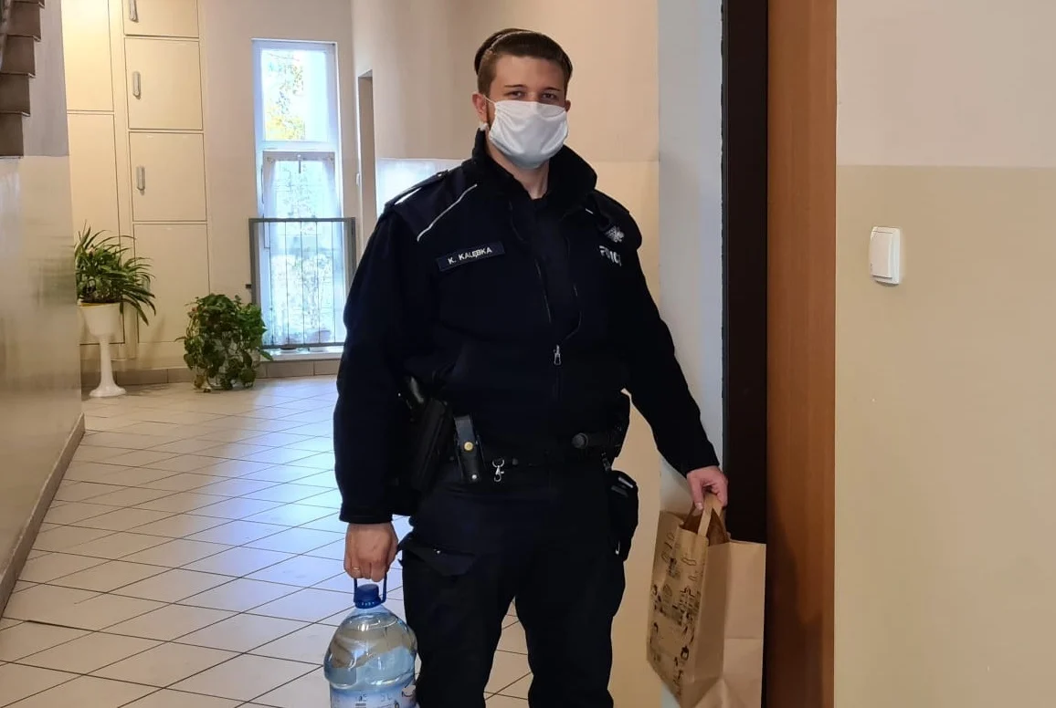 Dzielnicowi pomogli seniorce