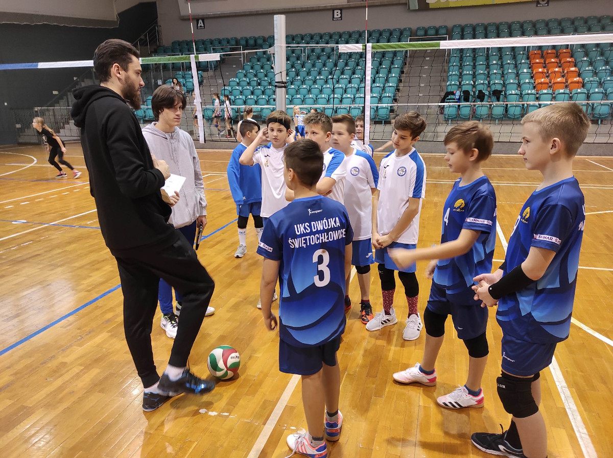 UKS Dwójka Świętochłowice w towarzyskim turnieju siatkówki w Siemianowicach