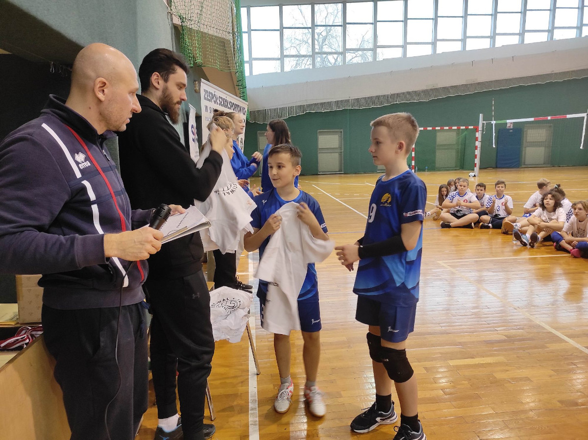 UKS Dwójka Świętochłowice w towarzyskim turnieju siatkówki w Siemianowicach