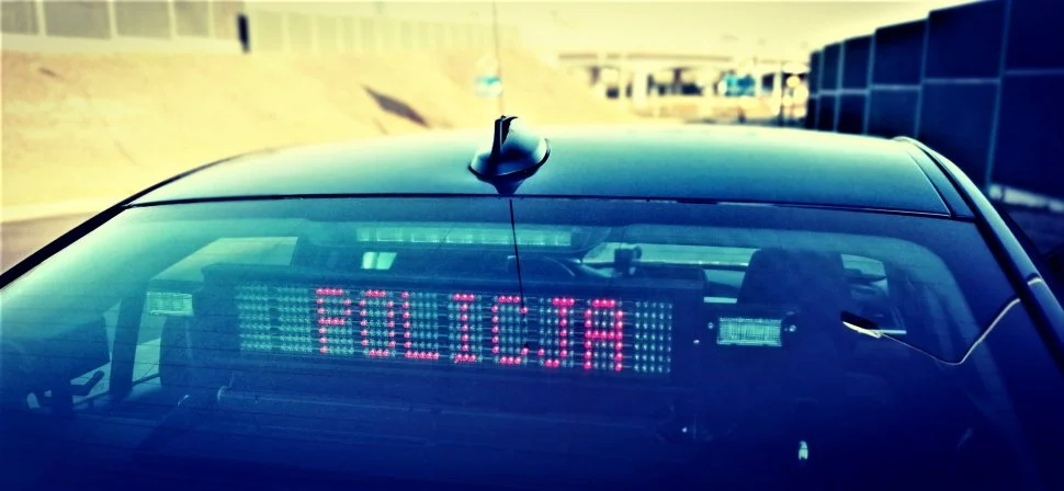 Nadmierna prędkość główną przyczyną wypadków. Policjanci apelują: Kierowco! Zwolnij i Żyj!