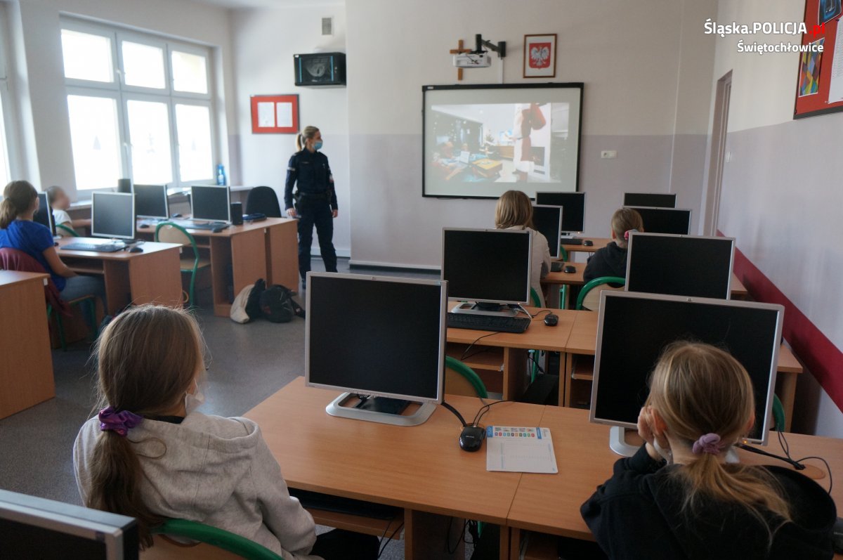 Prelekcja o zagrożeniach płynących z niewłaściwego użytkowania Internetu