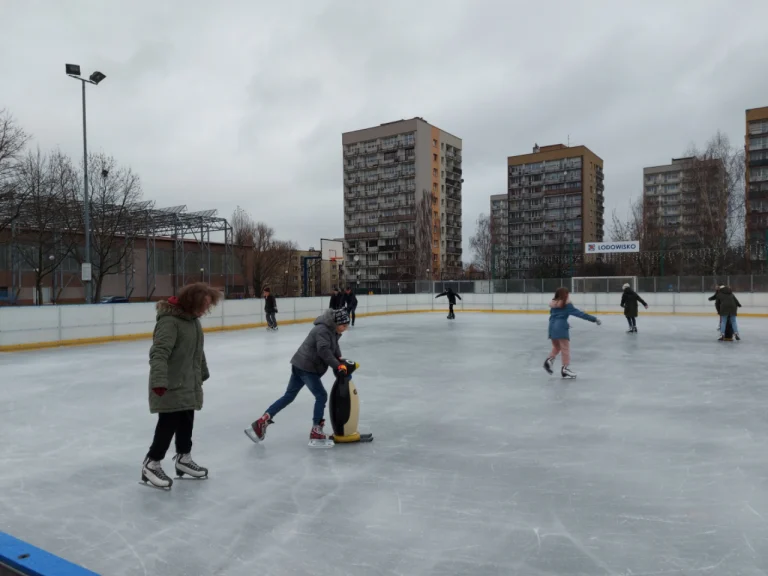 W Chorzowie 1 grudnia wystartowały dwa lodowiska!
