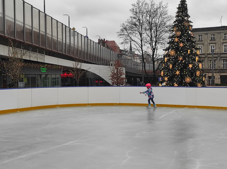 W Chorzowie 1 grudnia wystartowały dwa lodowiska!