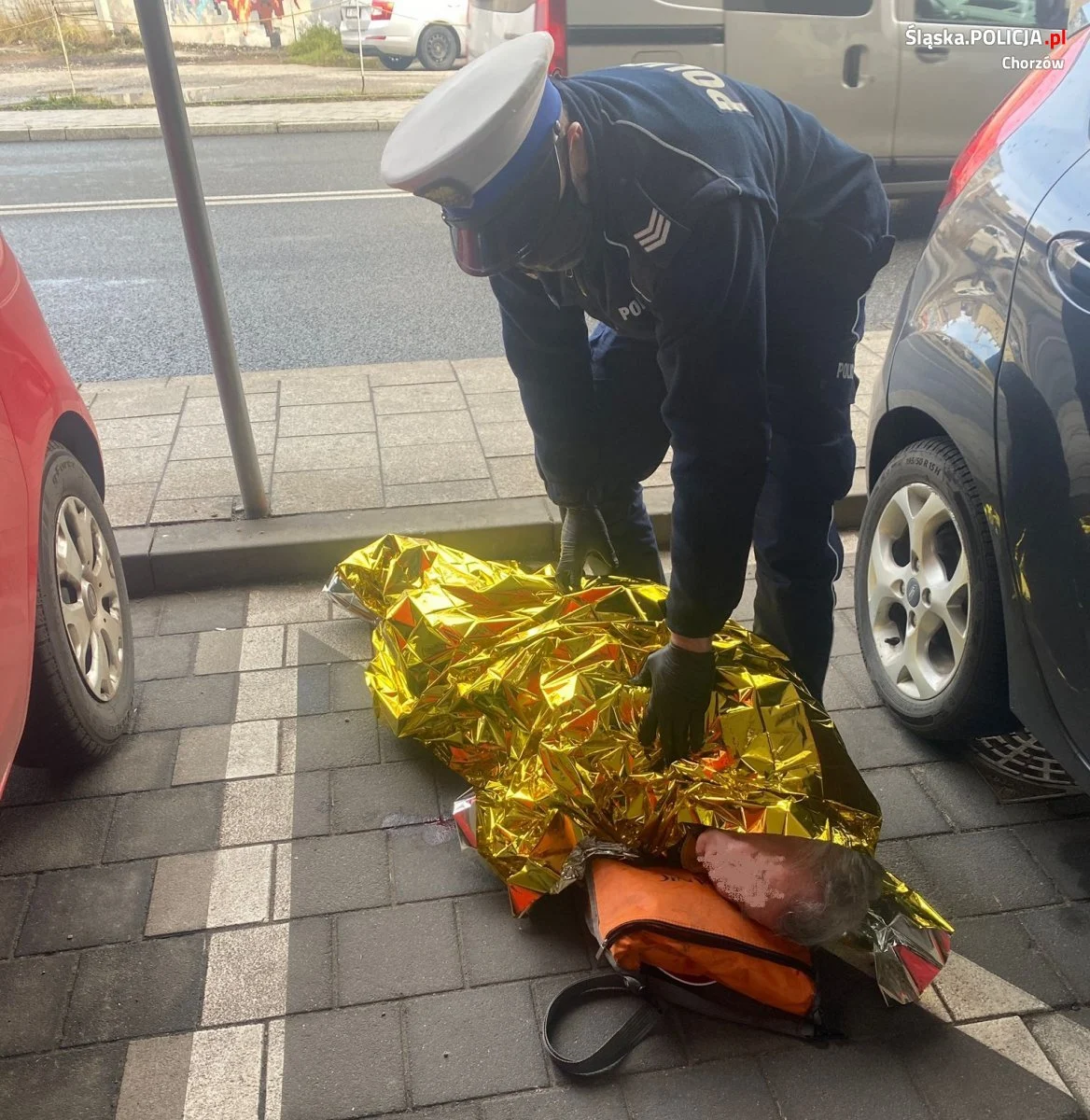 Policjanci z chorzowskiej drogówki ratują życie i zdrowie
