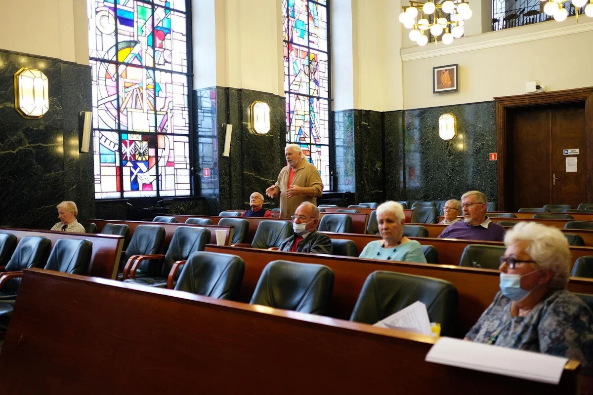 Przy Domu Pomocy Społecznej stanęła lodówka. Mieszkańcy miasta mogą dzielić się jedzeniem