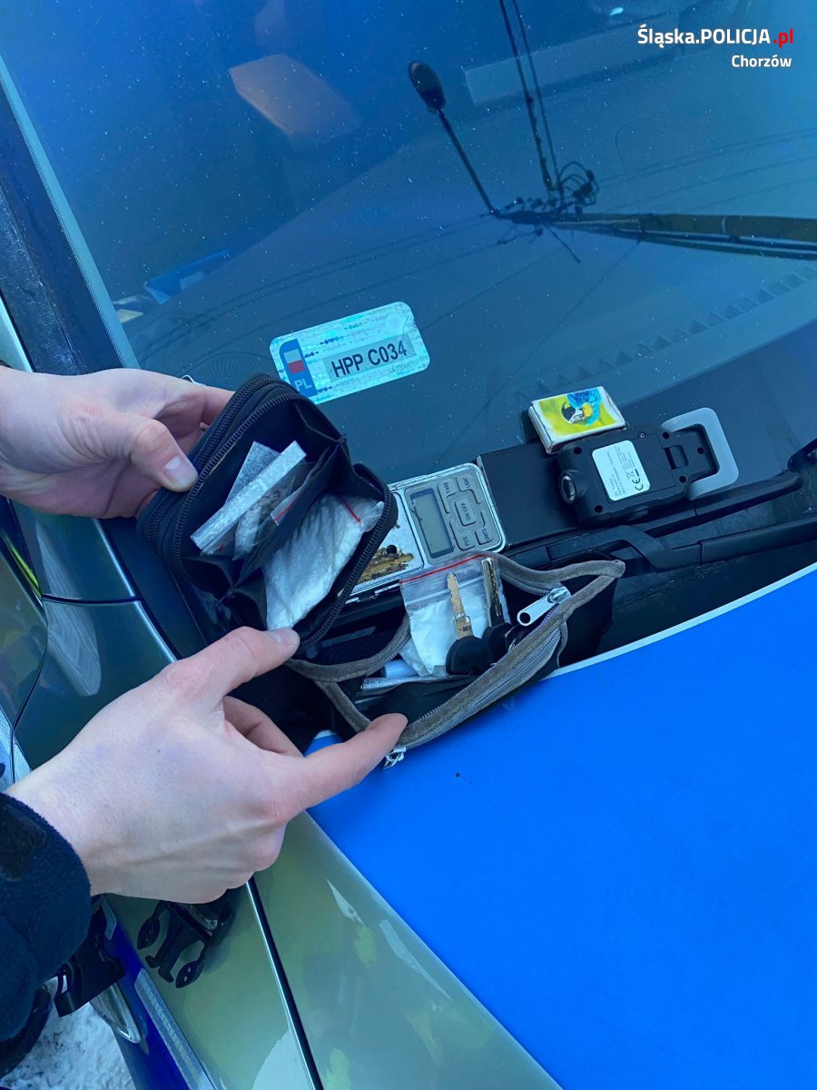 Kierowca pod wpływem narkotyków uciekał przed policjantami. Mężczyzna był poszukiwany