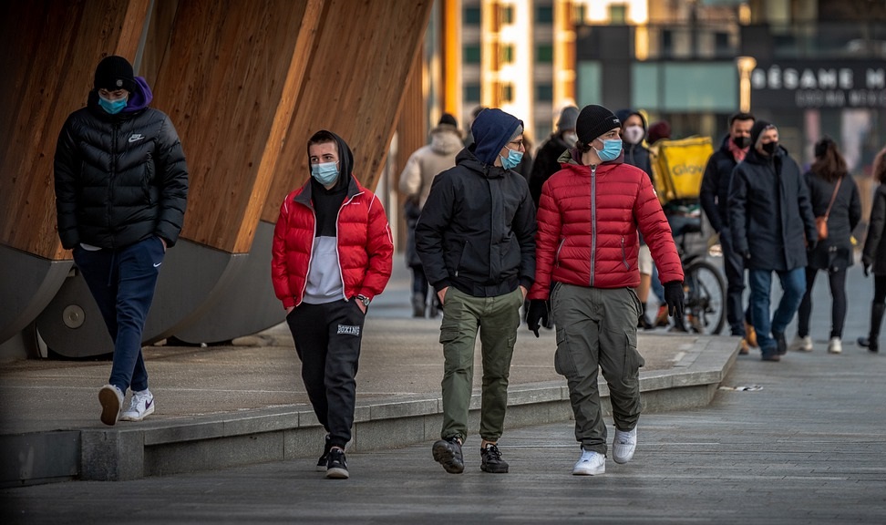 Niedzielski: apogeum IV fali pandemii wyraźnie różne od poprzednich