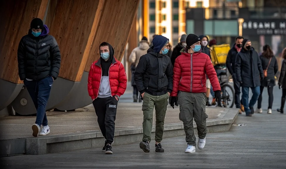 Niedzielski: apogeum IV fali pandemii wyraźnie różne od poprzednich