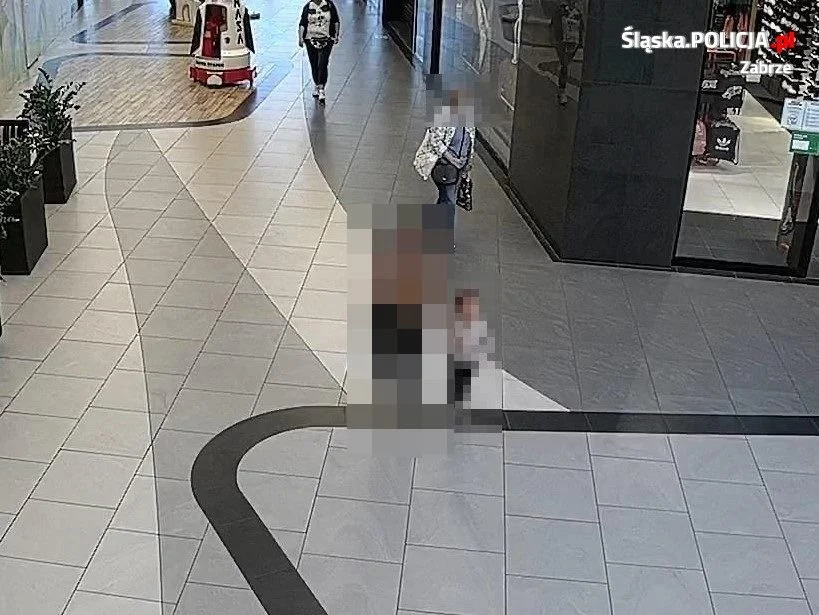 Trwają poszukiwania kobiety, która przywłaszczyła torebkę. Rozpoznajesz ją?