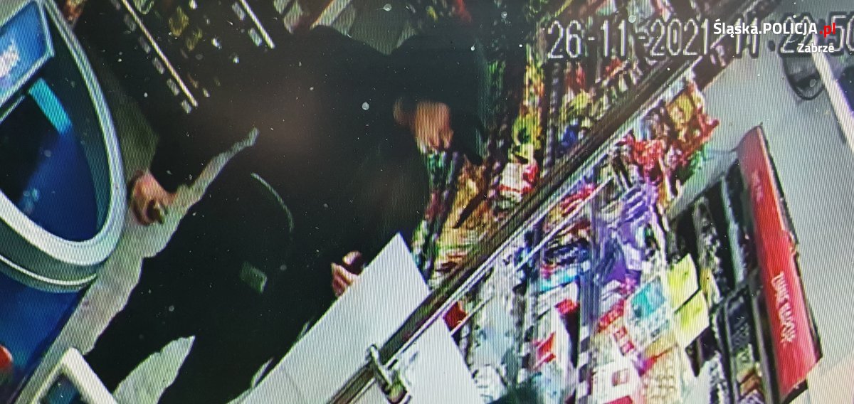 Przywłaszczył portfel i płacił cudzą kartą. Rozpoznajesz go?