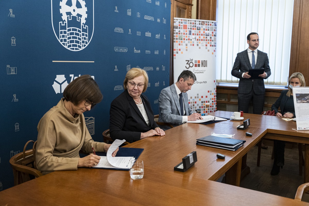 Podpisano umowę na budowę Centrum Przesiadkowego. Jego koszt to prawie 55 mln zł