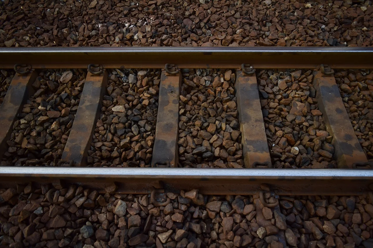 Chcieli ukraść trakcję tramwajową. Policjanci przyłapali ich na gorącym uczynku!