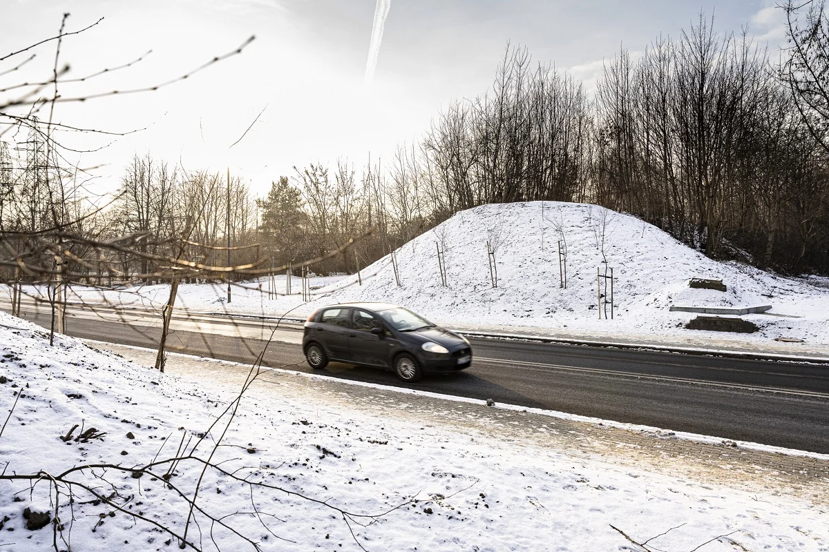 Ulica Mikulczycka po przebudowie. Po starym wiadukcie nie ma już śladu